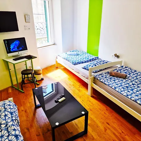 Croparadise Hostel Σπλιτ