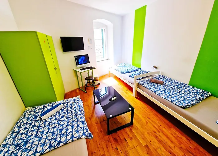Hostel Croparadise